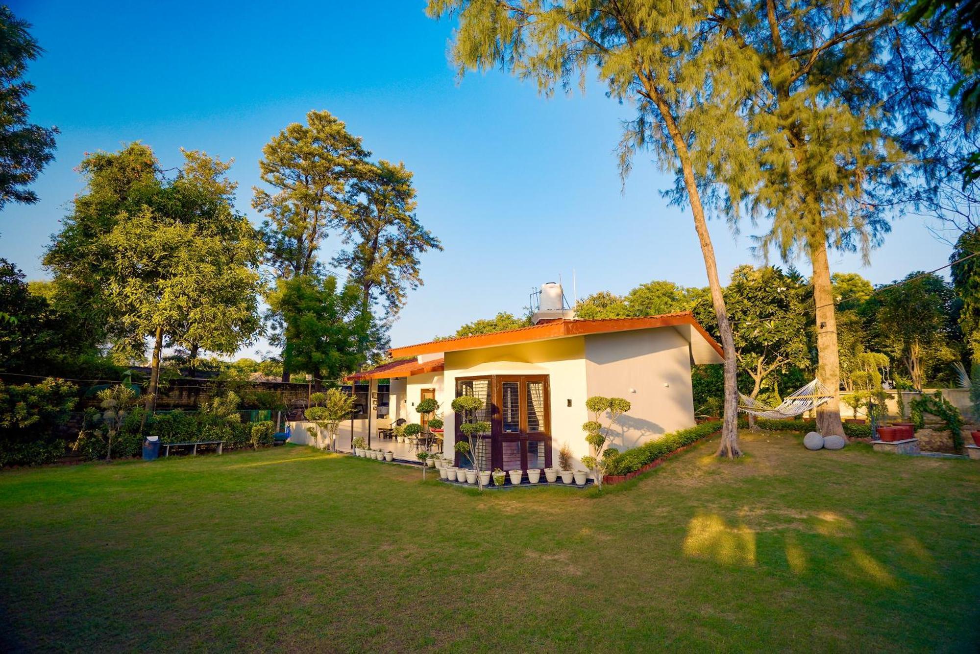 Villa Farm The Retreat - With Private Pool Manesar Exterior foto