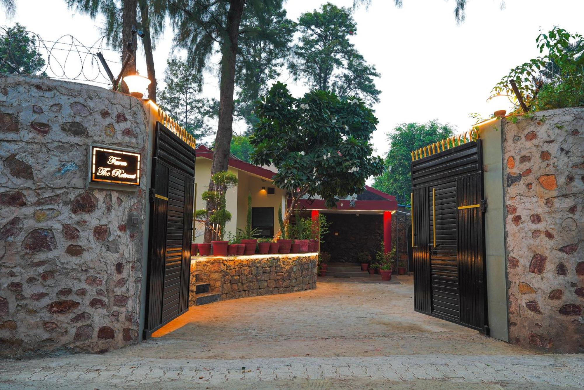 Villa Farm The Retreat - With Private Pool Manesar Exterior foto