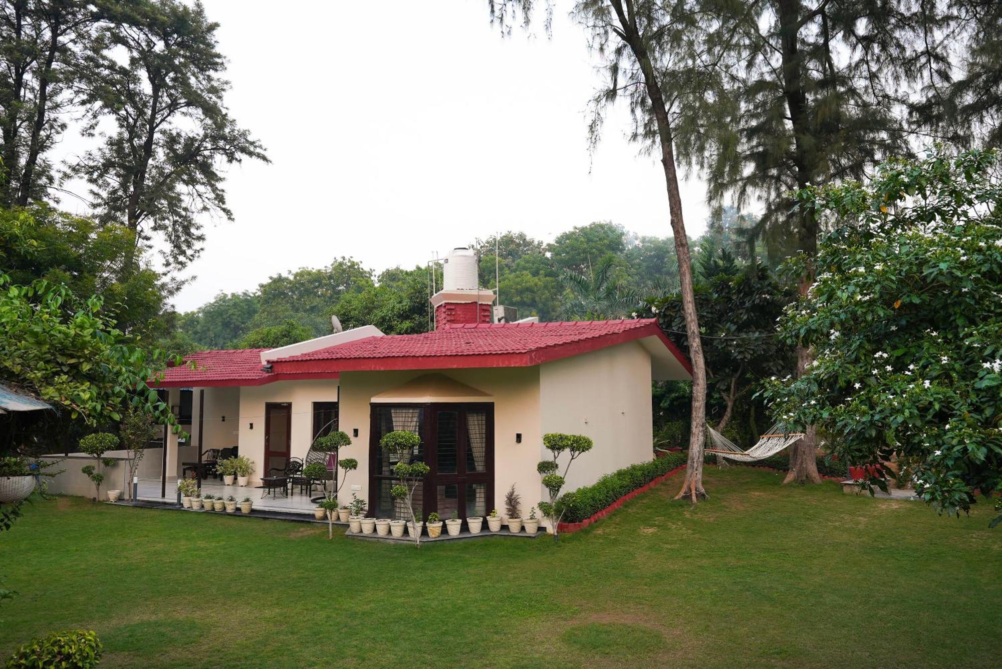 Villa Farm The Retreat - With Private Pool Manesar Exterior foto