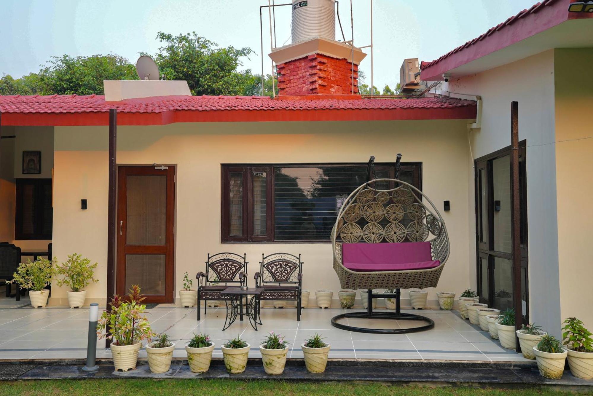 Villa Farm The Retreat - With Private Pool Manesar Exterior foto