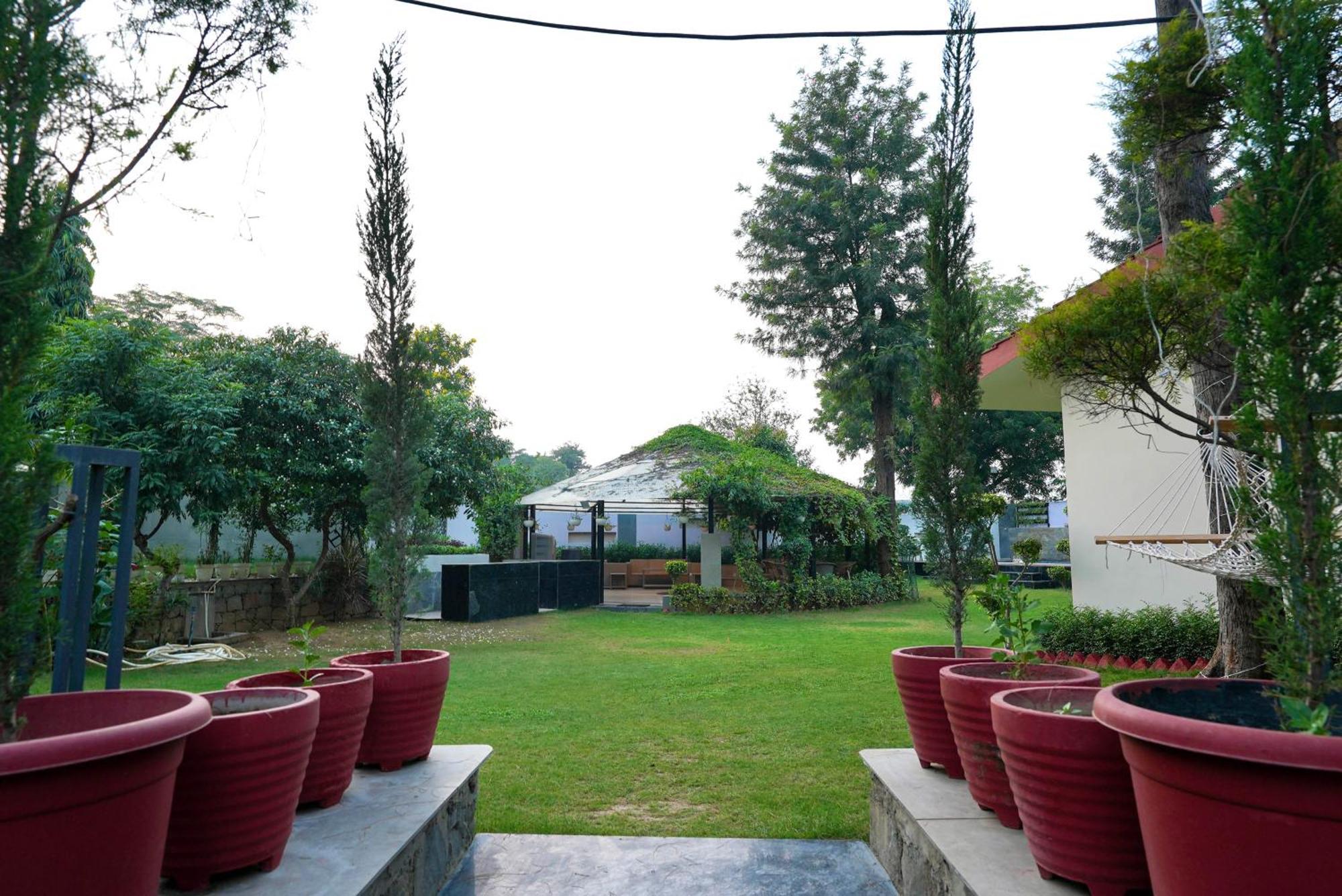 Villa Farm The Retreat - With Private Pool Manesar Exterior foto