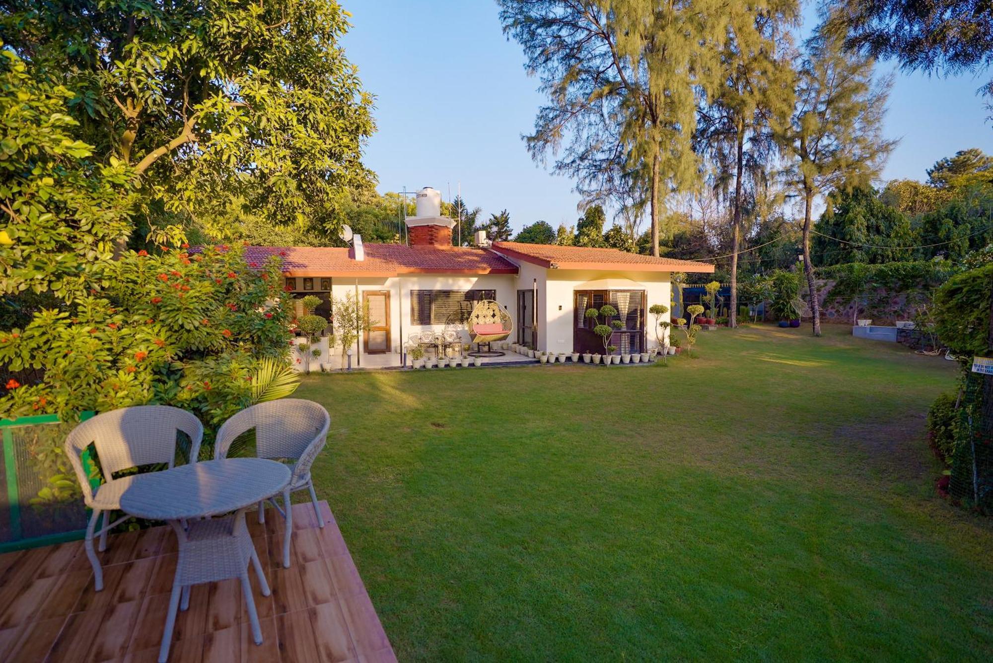 Villa Farm The Retreat - With Private Pool Manesar Exterior foto