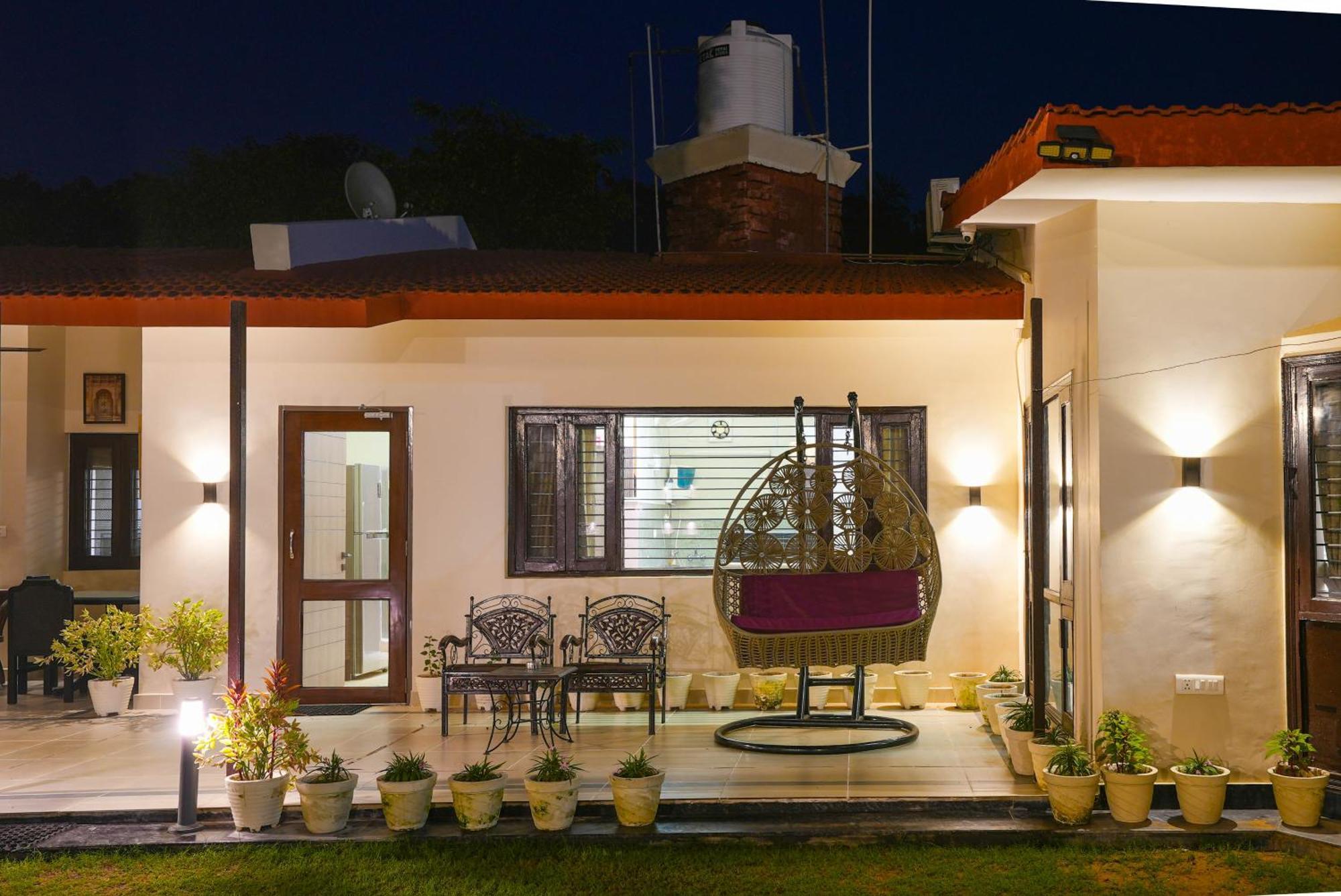 Villa Farm The Retreat - With Private Pool Manesar Exterior foto