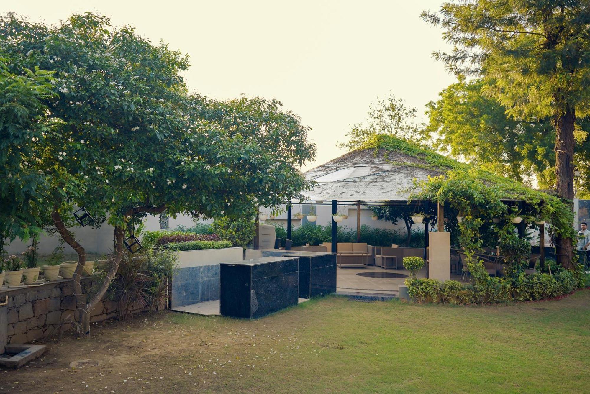 Villa Farm The Retreat - With Private Pool Manesar Exterior foto