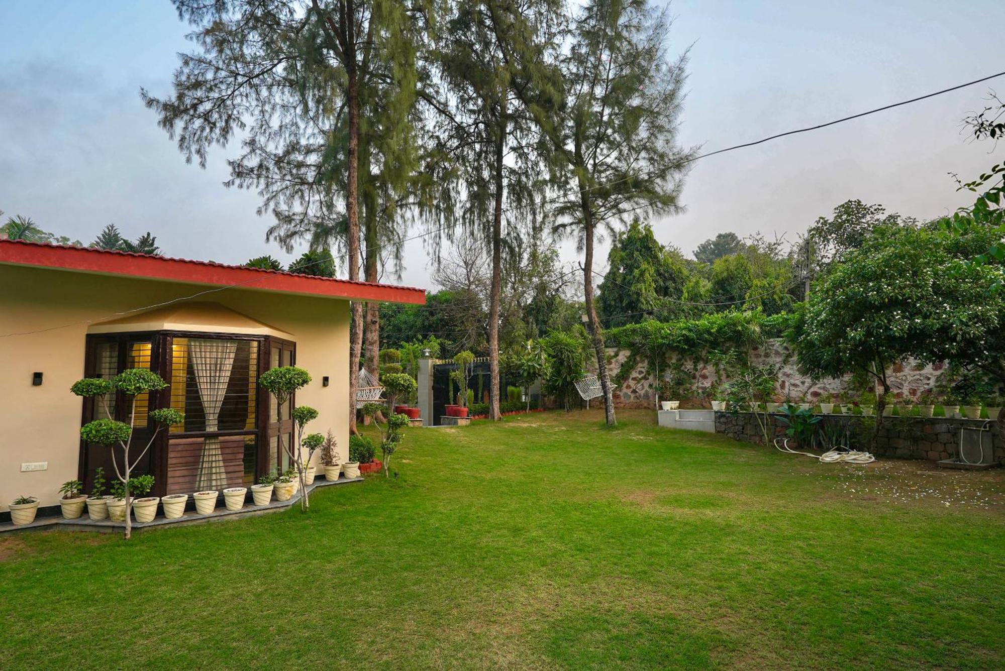 Villa Farm The Retreat - With Private Pool Manesar Exterior foto